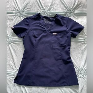 FIGS casma scrub top